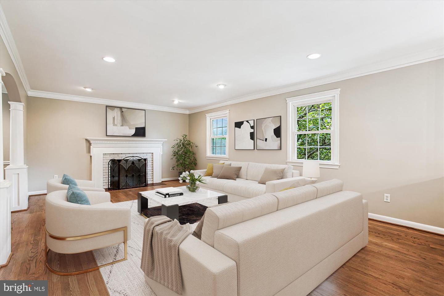 2322 S PIERCE ST S, ARLINGTON, Virginia 22202, 5 Bedrooms Bedrooms, ,3 BathroomsBathrooms,Residential,For sale,2322 S PIERCE ST S,VAAR2062738 MLS # VAAR2062738