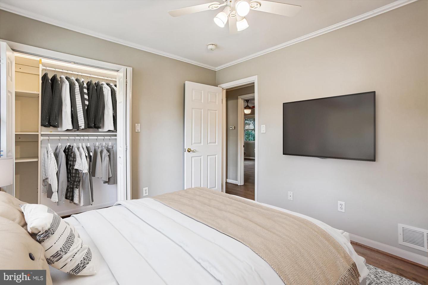 2322 S PIERCE ST S, ARLINGTON, Virginia 22202, 5 Bedrooms Bedrooms, ,3 BathroomsBathrooms,Residential,For sale,2322 S PIERCE ST S,VAAR2062738 MLS # VAAR2062738