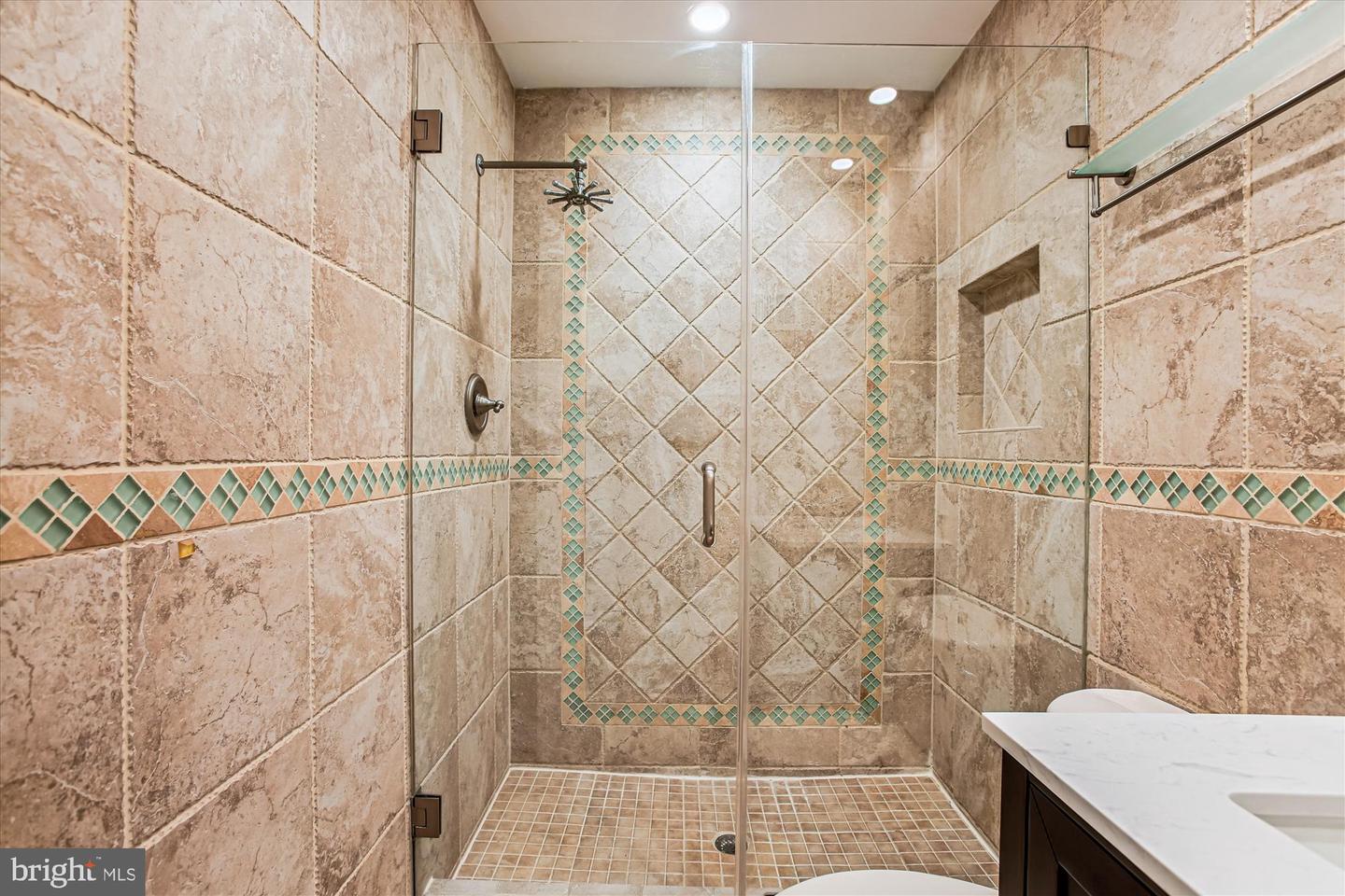 2322 S PIERCE ST S, ARLINGTON, Virginia 22202, 5 Bedrooms Bedrooms, ,3 BathroomsBathrooms,Residential,For sale,2322 S PIERCE ST S,VAAR2062738 MLS # VAAR2062738