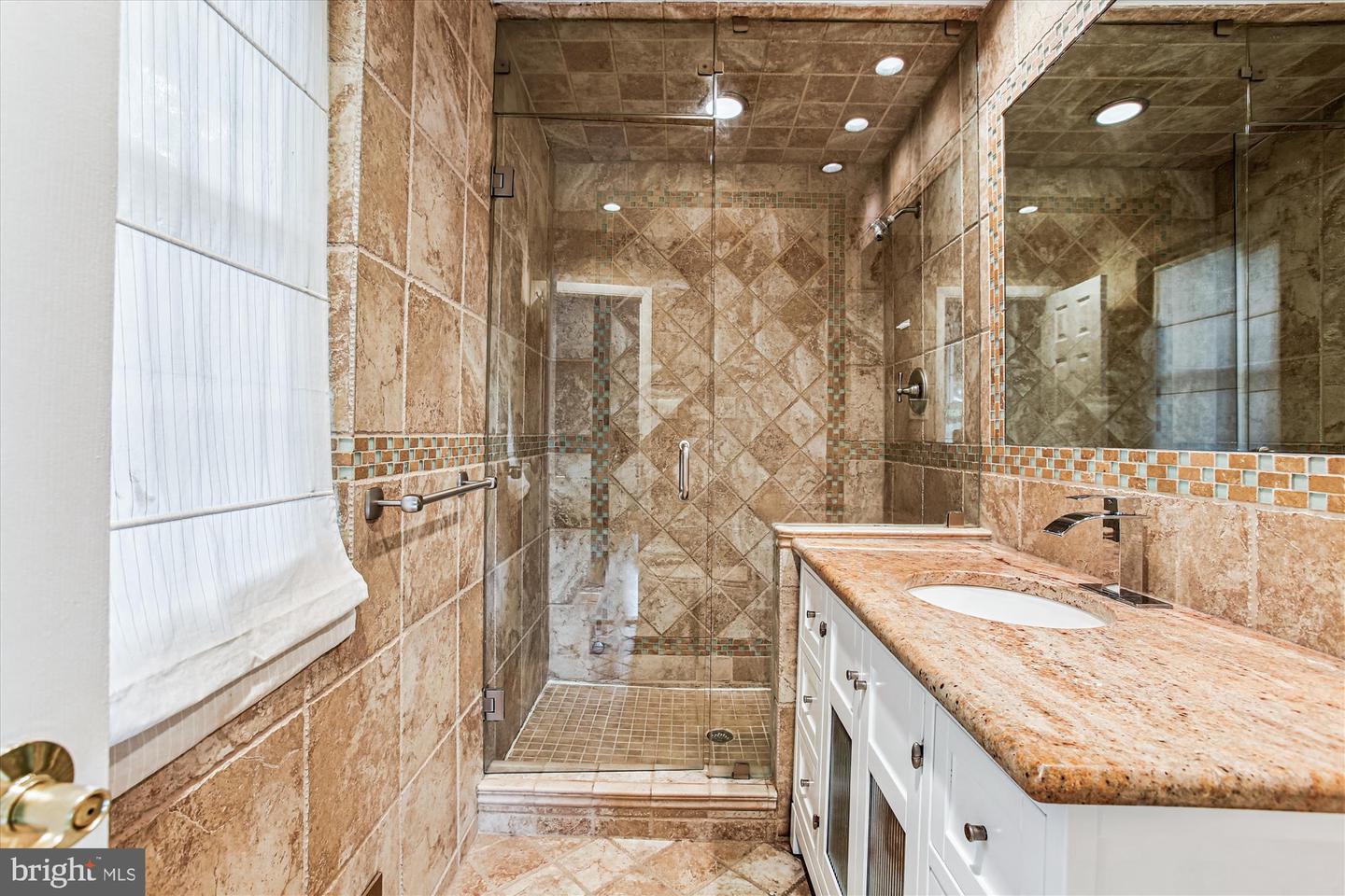 2322 S PIERCE ST S, ARLINGTON, Virginia 22202, 5 Bedrooms Bedrooms, ,3 BathroomsBathrooms,Residential,For sale,2322 S PIERCE ST S,VAAR2062738 MLS # VAAR2062738