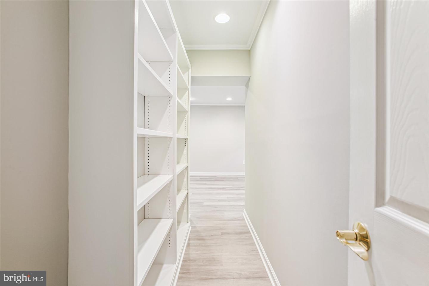 2322 S PIERCE ST S, ARLINGTON, Virginia 22202, 5 Bedrooms Bedrooms, ,3 BathroomsBathrooms,Residential,For sale,2322 S PIERCE ST S,VAAR2062738 MLS # VAAR2062738