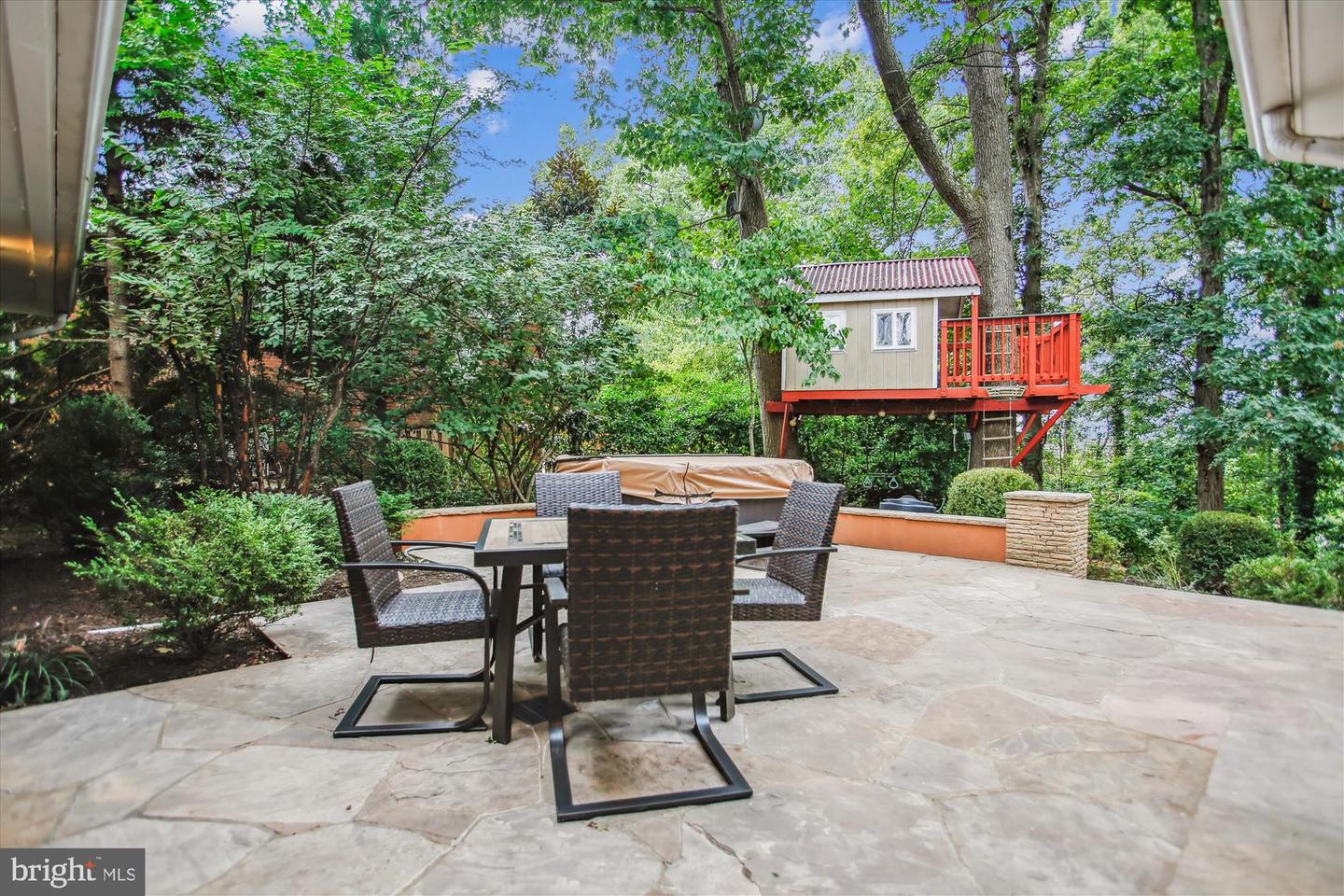 2322 S PIERCE ST S, ARLINGTON, Virginia 22202, 5 Bedrooms Bedrooms, ,3 BathroomsBathrooms,Residential,For sale,2322 S PIERCE ST S,VAAR2062738 MLS # VAAR2062738