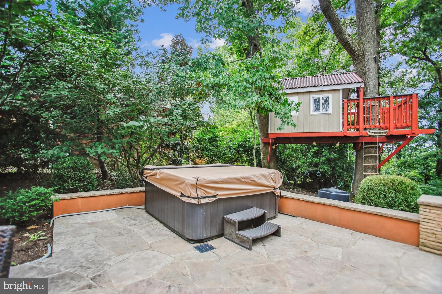 2322 S PIERCE ST S, ARLINGTON, Virginia 22202, 5 Bedrooms Bedrooms, ,3 BathroomsBathrooms,Residential,For sale,2322 S PIERCE ST S,VAAR2062738 MLS # VAAR2062738
