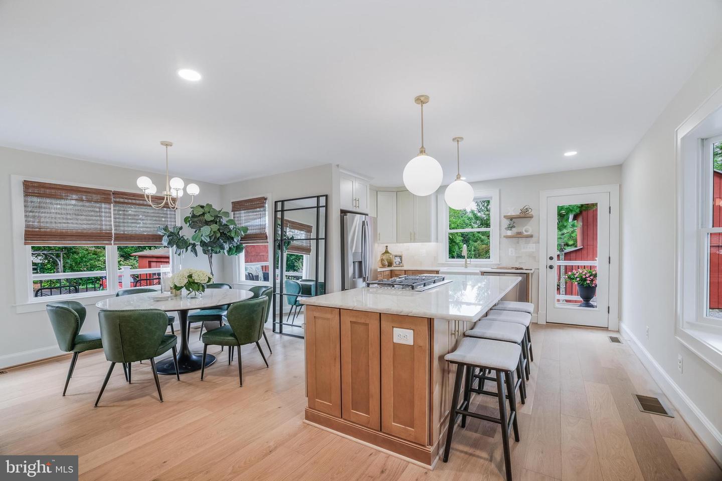 7 E LOUDOUN ST, ROUND HILL, Virginia 20141, 4 Bedrooms Bedrooms, ,3 BathroomsBathrooms,Residential,For sale,7 E LOUDOUN ST,VALO2105378 MLS # VALO2105378