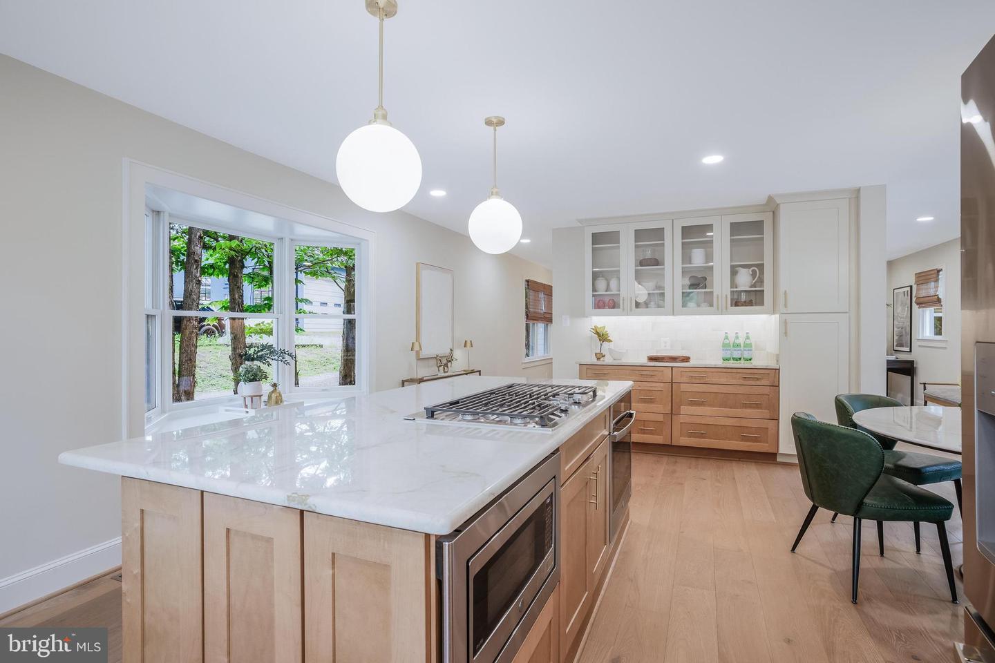7 E LOUDOUN ST, ROUND HILL, Virginia 20141, 4 Bedrooms Bedrooms, ,3 BathroomsBathrooms,Residential,For sale,7 E LOUDOUN ST,VALO2105378 MLS # VALO2105378