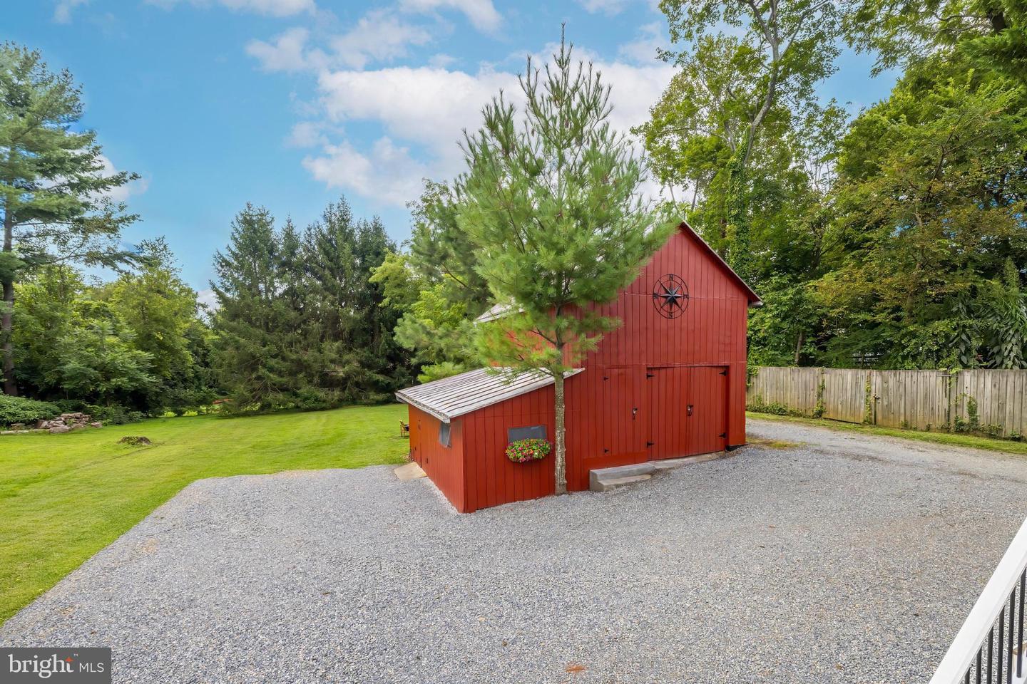 7 E LOUDOUN ST, ROUND HILL, Virginia 20141, 4 Bedrooms Bedrooms, ,3 BathroomsBathrooms,Residential,For sale,7 E LOUDOUN ST,VALO2105378 MLS # VALO2105378
