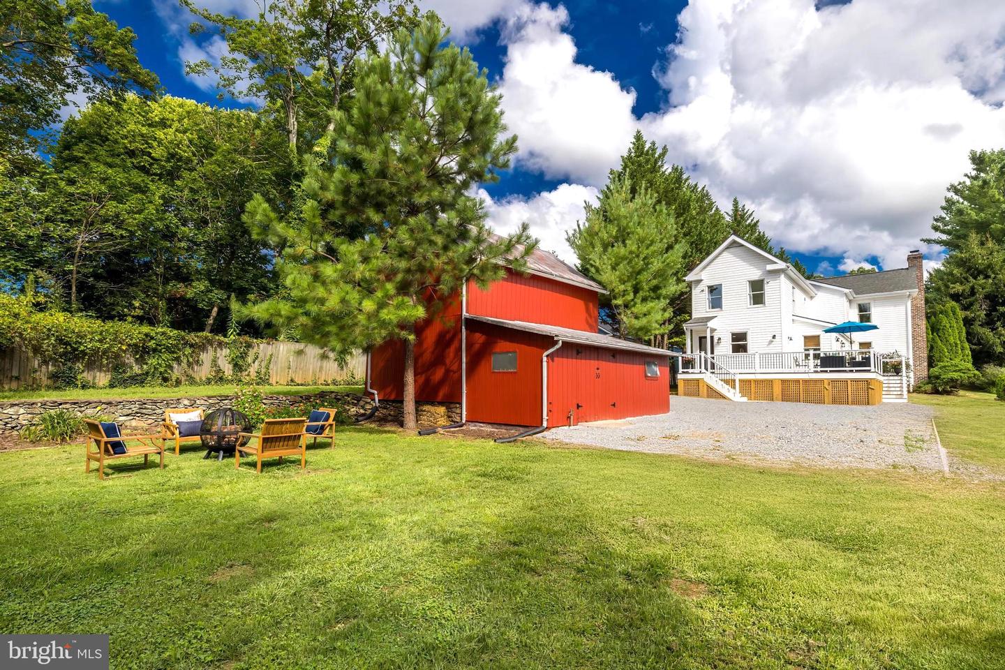 7 E LOUDOUN ST, ROUND HILL, Virginia 20141, 4 Bedrooms Bedrooms, ,3 BathroomsBathrooms,Residential,For sale,7 E LOUDOUN ST,VALO2105378 MLS # VALO2105378