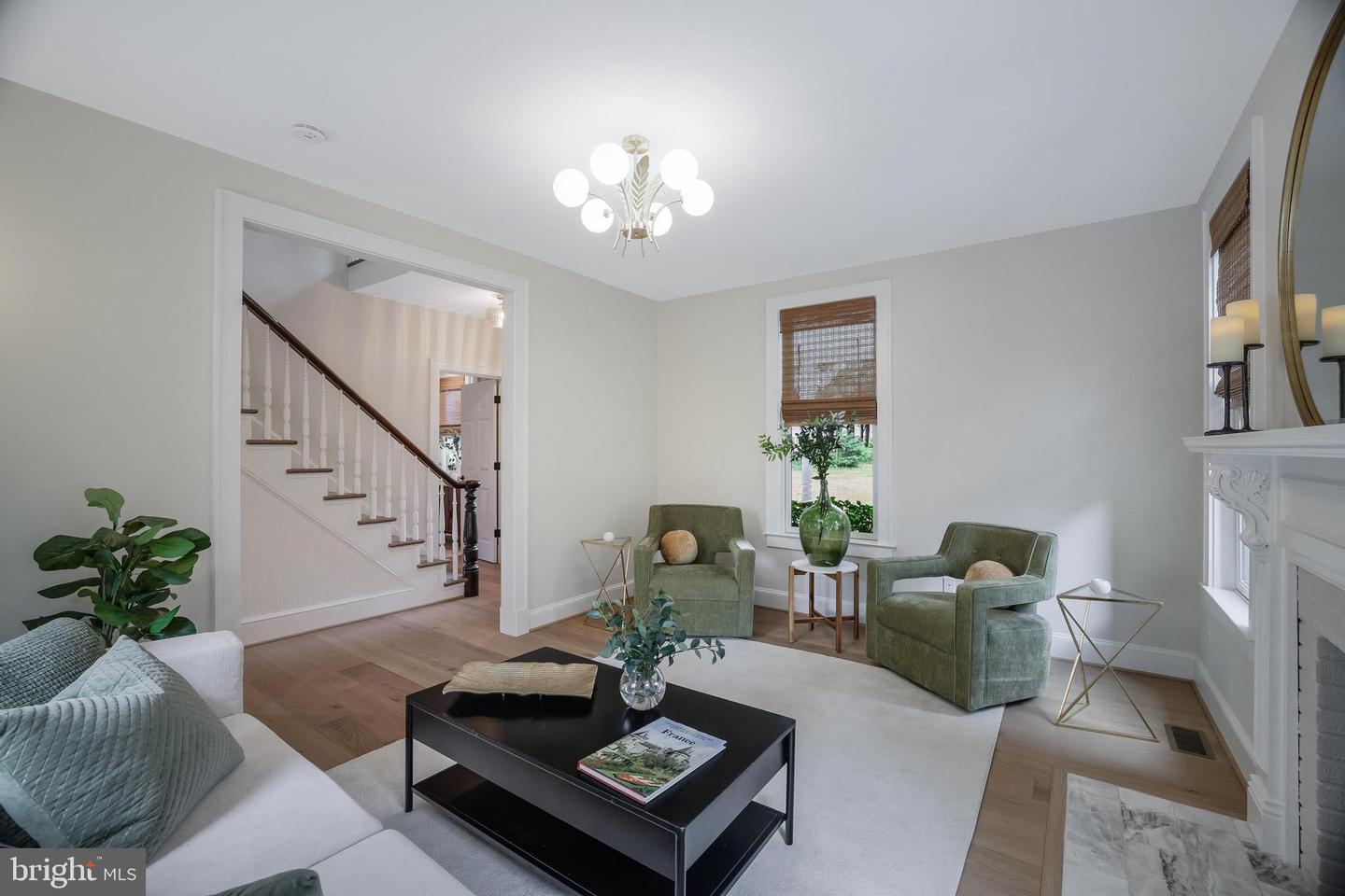 7 E LOUDOUN ST, ROUND HILL, Virginia 20141, 4 Bedrooms Bedrooms, ,3 BathroomsBathrooms,Residential,For sale,7 E LOUDOUN ST,VALO2105378 MLS # VALO2105378
