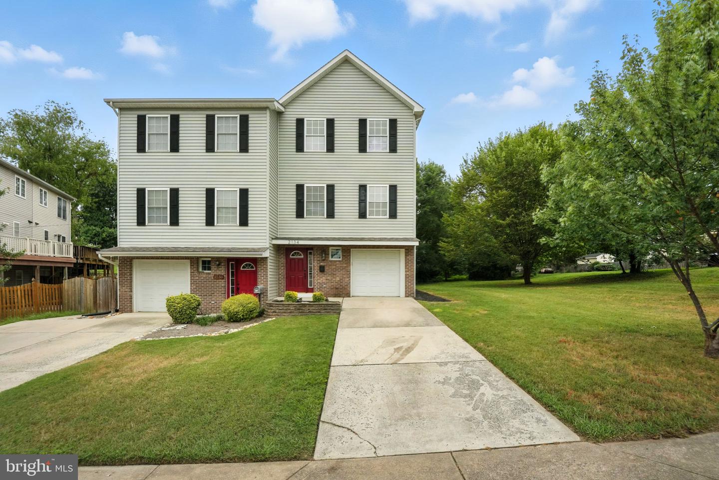 2134 S LOWELL ST, ARLINGTON, Virginia 22204, 5 Bedrooms Bedrooms, 9 Rooms Rooms,3 BathroomsBathrooms,Residential,For sale,2134 S LOWELL ST,VAAR2062772 MLS # VAAR2062772
