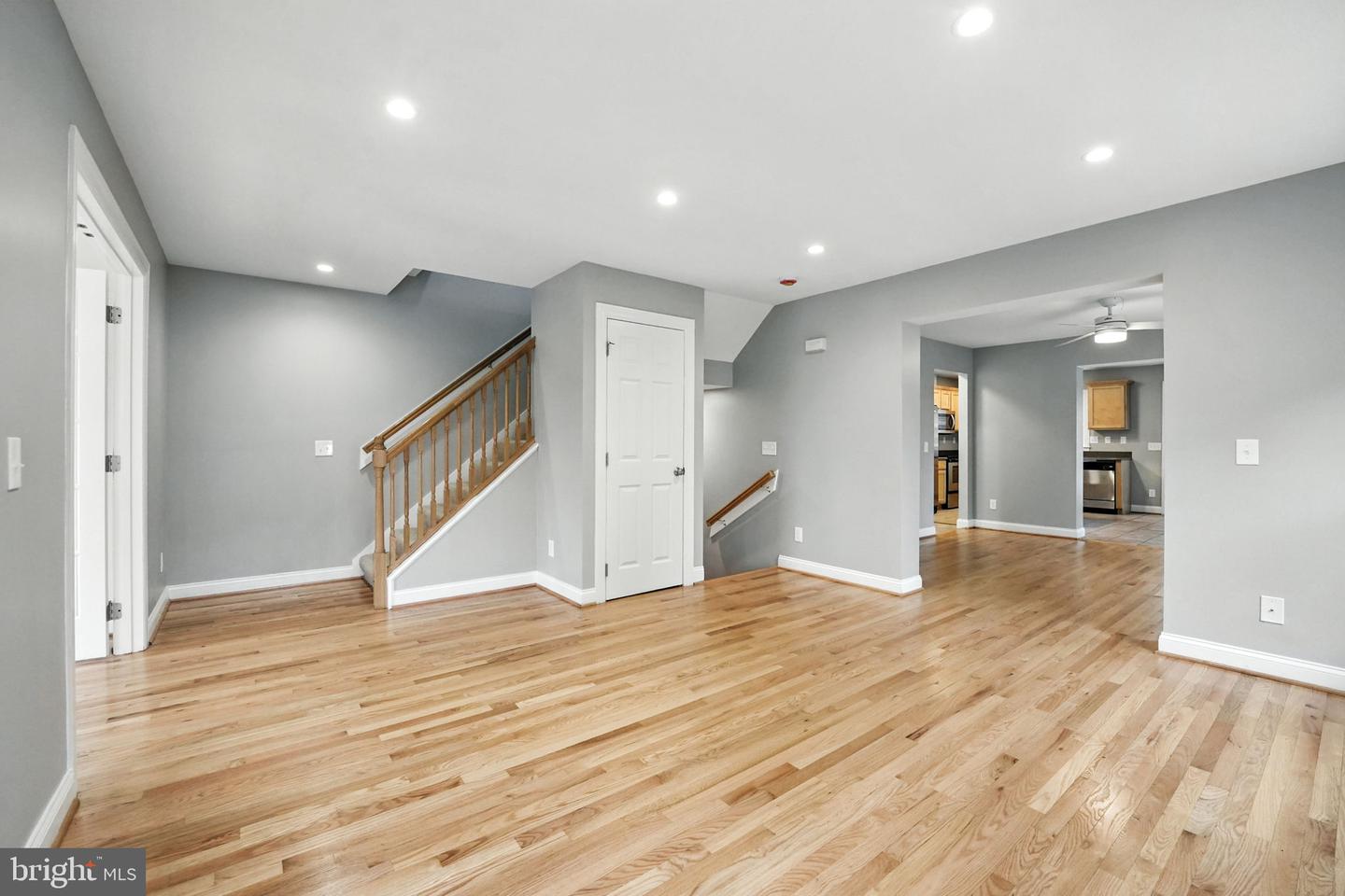 2134 S LOWELL ST, ARLINGTON, Virginia 22204, 5 Bedrooms Bedrooms, 9 Rooms Rooms,3 BathroomsBathrooms,Residential,For sale,2134 S LOWELL ST,VAAR2062772 MLS # VAAR2062772