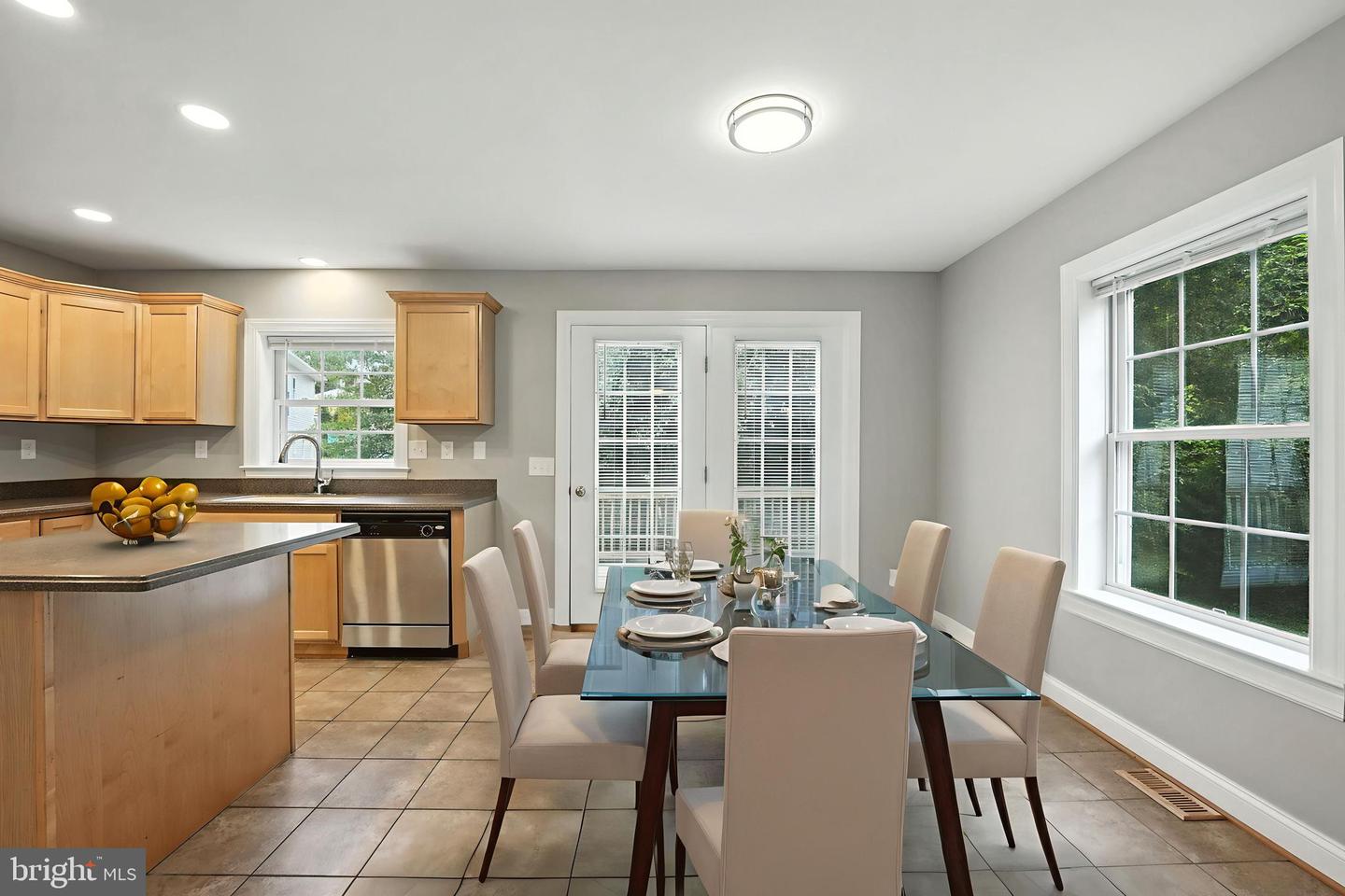 2134 S LOWELL ST, ARLINGTON, Virginia 22204, 5 Bedrooms Bedrooms, 9 Rooms Rooms,3 BathroomsBathrooms,Residential,For sale,2134 S LOWELL ST,VAAR2062772 MLS # VAAR2062772