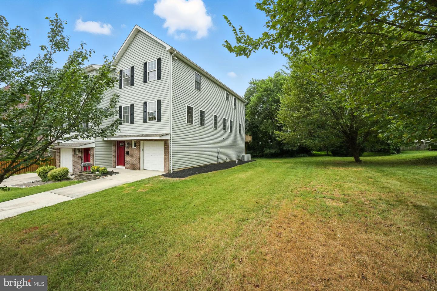 2134 S LOWELL ST, ARLINGTON, Virginia 22204, 5 Bedrooms Bedrooms, 9 Rooms Rooms,3 BathroomsBathrooms,Residential,For sale,2134 S LOWELL ST,VAAR2062772 MLS # VAAR2062772