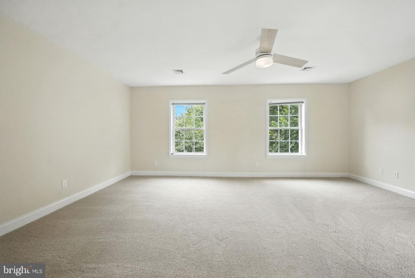 2134 S LOWELL ST, ARLINGTON, Virginia 22204, 5 Bedrooms Bedrooms, 9 Rooms Rooms,3 BathroomsBathrooms,Residential,For sale,2134 S LOWELL ST,VAAR2062772 MLS # VAAR2062772