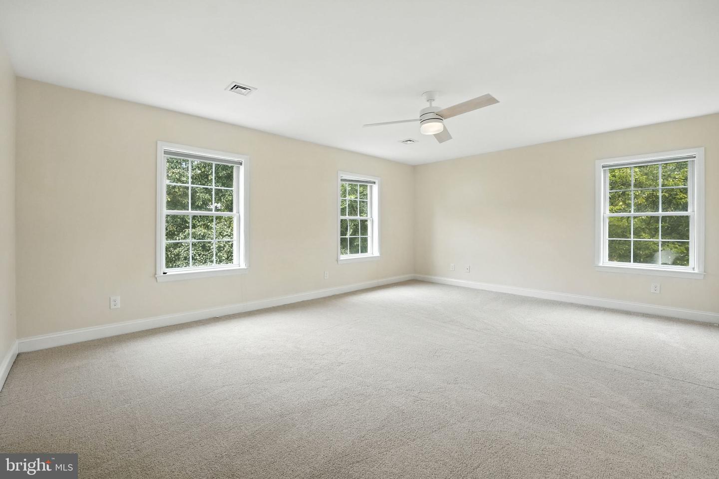 2134 S LOWELL ST, ARLINGTON, Virginia 22204, 5 Bedrooms Bedrooms, 9 Rooms Rooms,3 BathroomsBathrooms,Residential,For sale,2134 S LOWELL ST,VAAR2062772 MLS # VAAR2062772