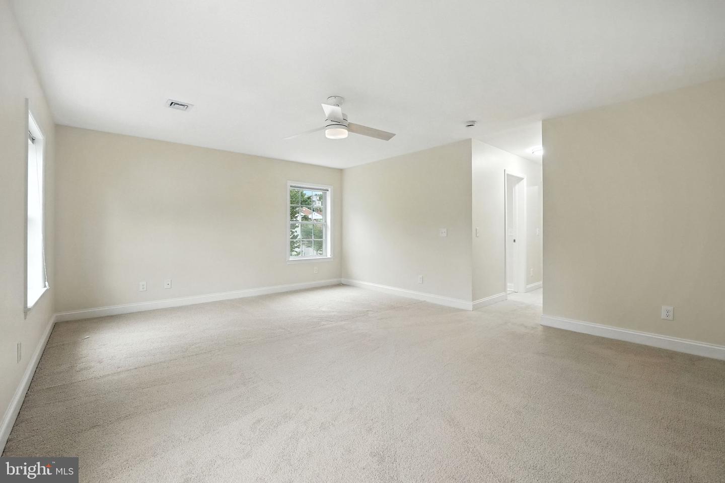 2134 S LOWELL ST, ARLINGTON, Virginia 22204, 5 Bedrooms Bedrooms, 9 Rooms Rooms,3 BathroomsBathrooms,Residential,For sale,2134 S LOWELL ST,VAAR2062772 MLS # VAAR2062772