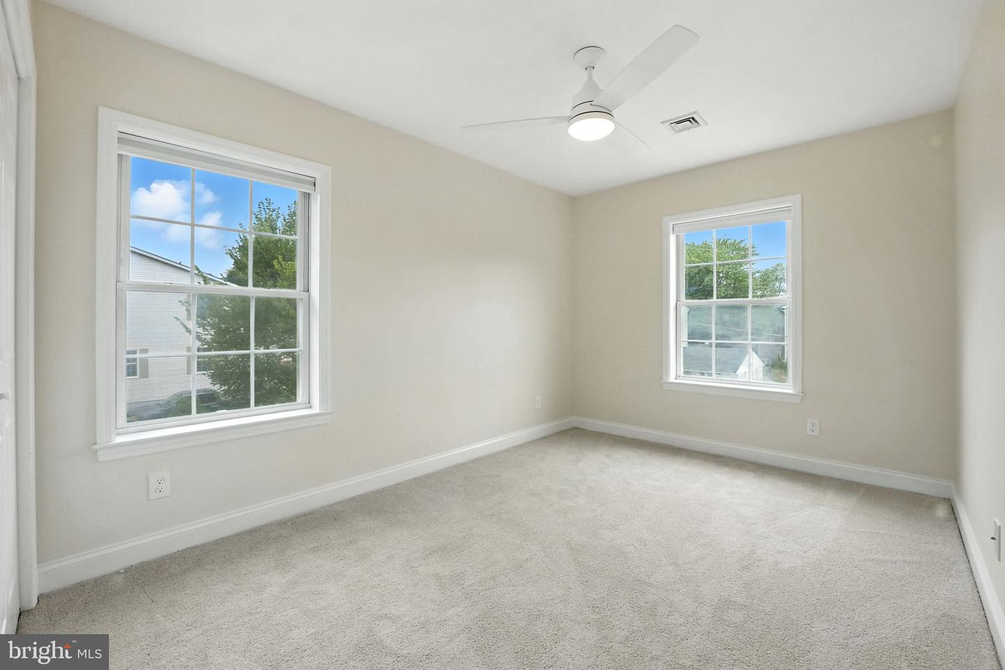 2134 S LOWELL ST, ARLINGTON, Virginia 22204, 5 Bedrooms Bedrooms, 9 Rooms Rooms,3 BathroomsBathrooms,Residential,For sale,2134 S LOWELL ST,VAAR2062772 MLS # VAAR2062772