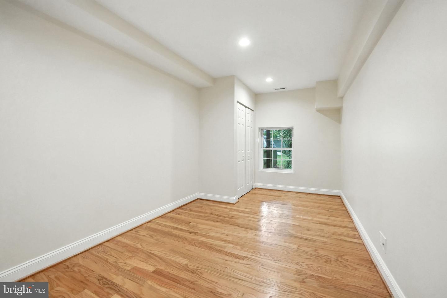 2134 S LOWELL ST, ARLINGTON, Virginia 22204, 5 Bedrooms Bedrooms, 9 Rooms Rooms,3 BathroomsBathrooms,Residential,For sale,2134 S LOWELL ST,VAAR2062772 MLS # VAAR2062772