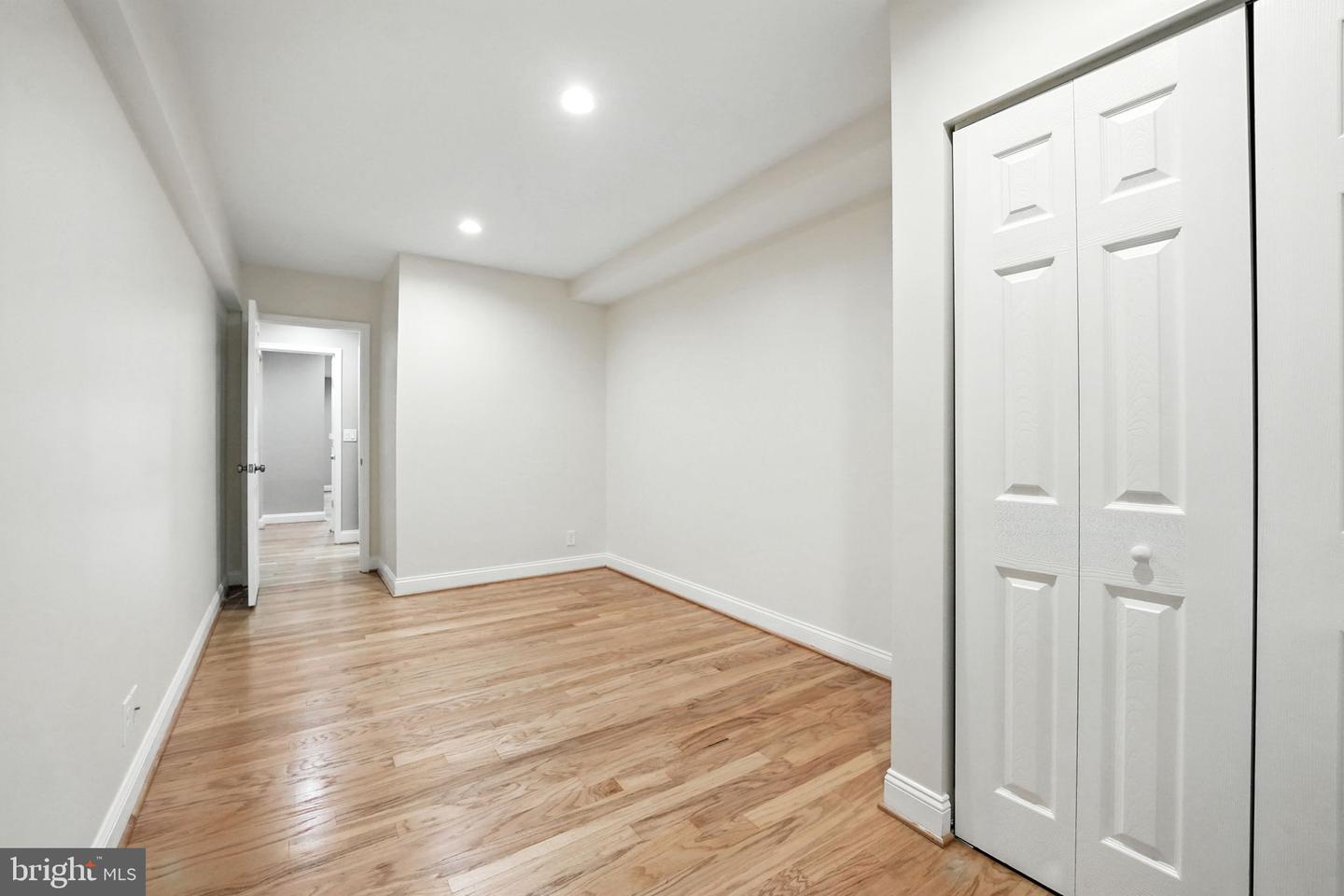 2134 S LOWELL ST, ARLINGTON, Virginia 22204, 5 Bedrooms Bedrooms, 9 Rooms Rooms,3 BathroomsBathrooms,Residential,For sale,2134 S LOWELL ST,VAAR2062772 MLS # VAAR2062772