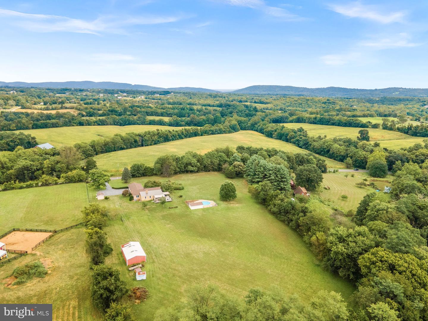 12821 MILLTOWN RD, LOVETTSVILLE, Virginia 20180, 3 Bedrooms Bedrooms, ,2 BathroomsBathrooms,Residential,For sale,12821 MILLTOWN RD,VALO2105436 MLS # VALO2105436