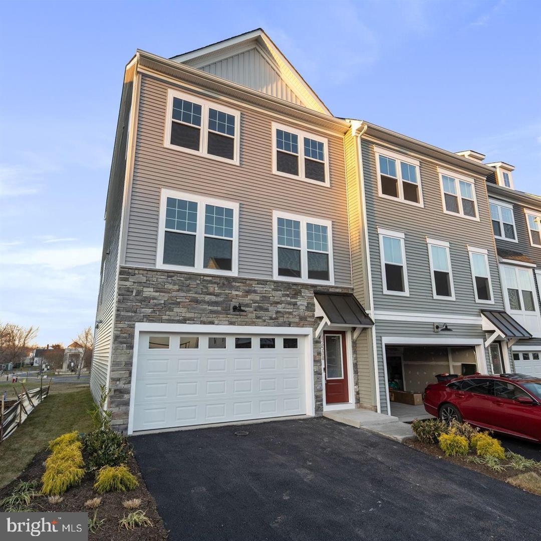 42508 INVERGORDON TERRACE, STERLING, Virginia 20166, 4 Bedrooms Bedrooms, ,3 BathroomsBathrooms,Residential,For sale,42508 INVERGORDON TERRACE,VALO2105458 MLS # VALO2105458