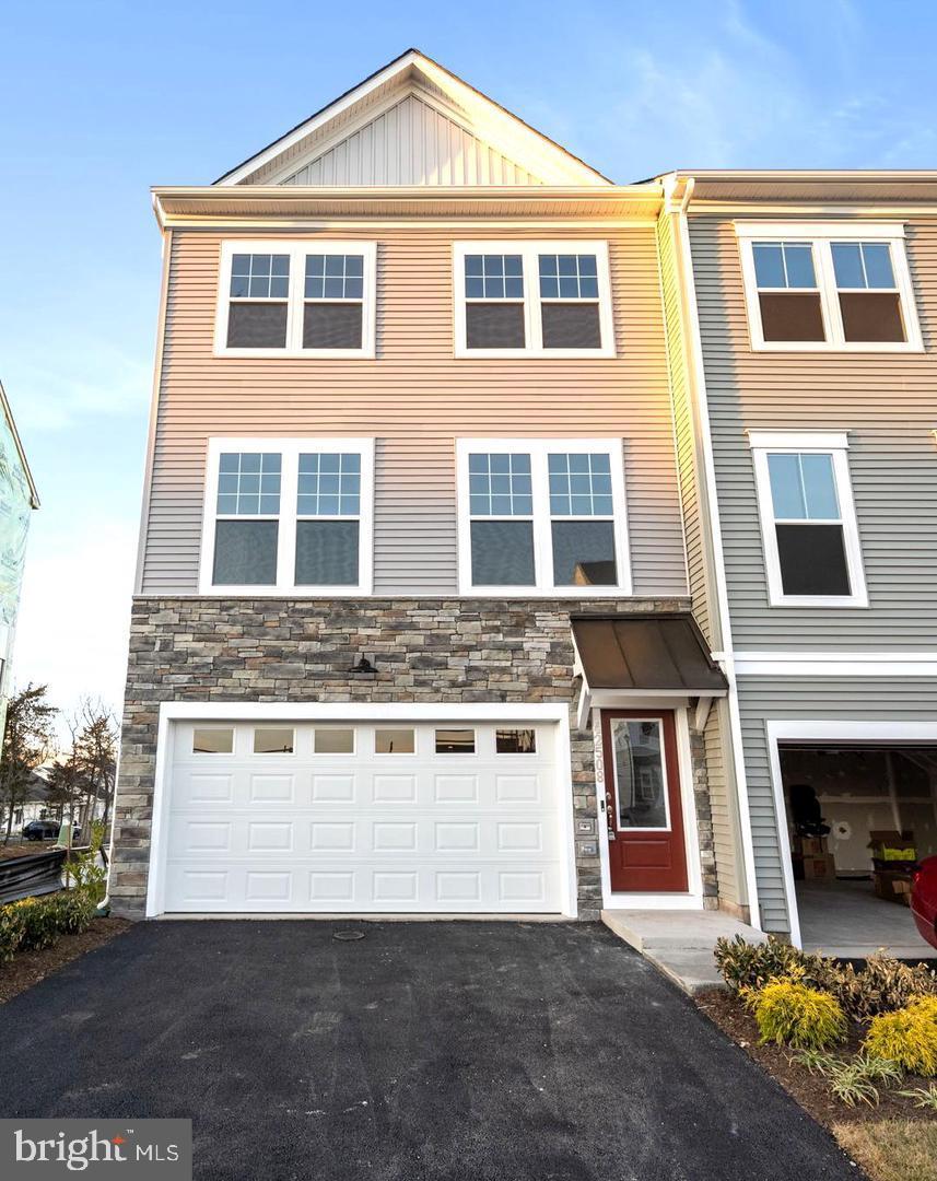 42508 INVERGORDON TERRACE, STERLING, Virginia 20166, 4 Bedrooms Bedrooms, ,3 BathroomsBathrooms,Residential,For sale,42508 INVERGORDON TERRACE,VALO2105458 MLS # VALO2105458