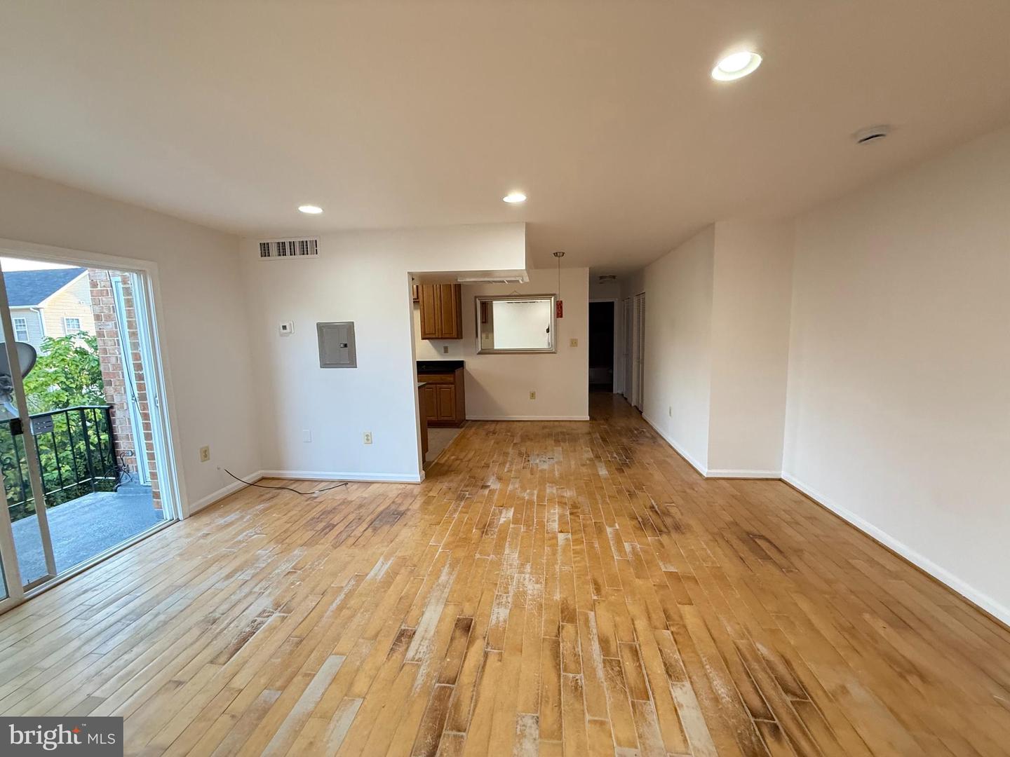 5009 D ST SE #303, WASHINGTON, District Of Columbia 20019, 2 Bedrooms Bedrooms, ,1 BathroomBathrooms,Residential,For sale,5009 D ST SE #303,DCDC2216984 MLS # DCDC2216984