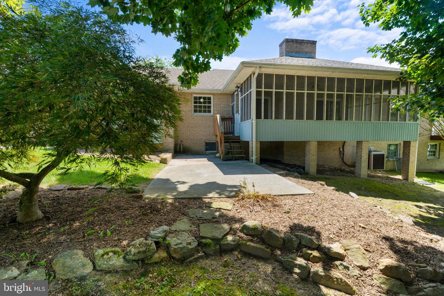 450 HILLCREST RD, EDINBURG, Virginia 22824, 3 Bedrooms Bedrooms, ,2 BathroomsBathrooms,Residential,For sale,450 HILLCREST RD,VASH2012354 MLS # VASH2012354