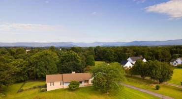 450 HILLCREST RD, EDINBURG, Virginia 22824, 3 Bedrooms Bedrooms, ,2 BathroomsBathrooms,Residential,For sale,450 HILLCREST RD,VASH2012354 MLS # VASH2012354