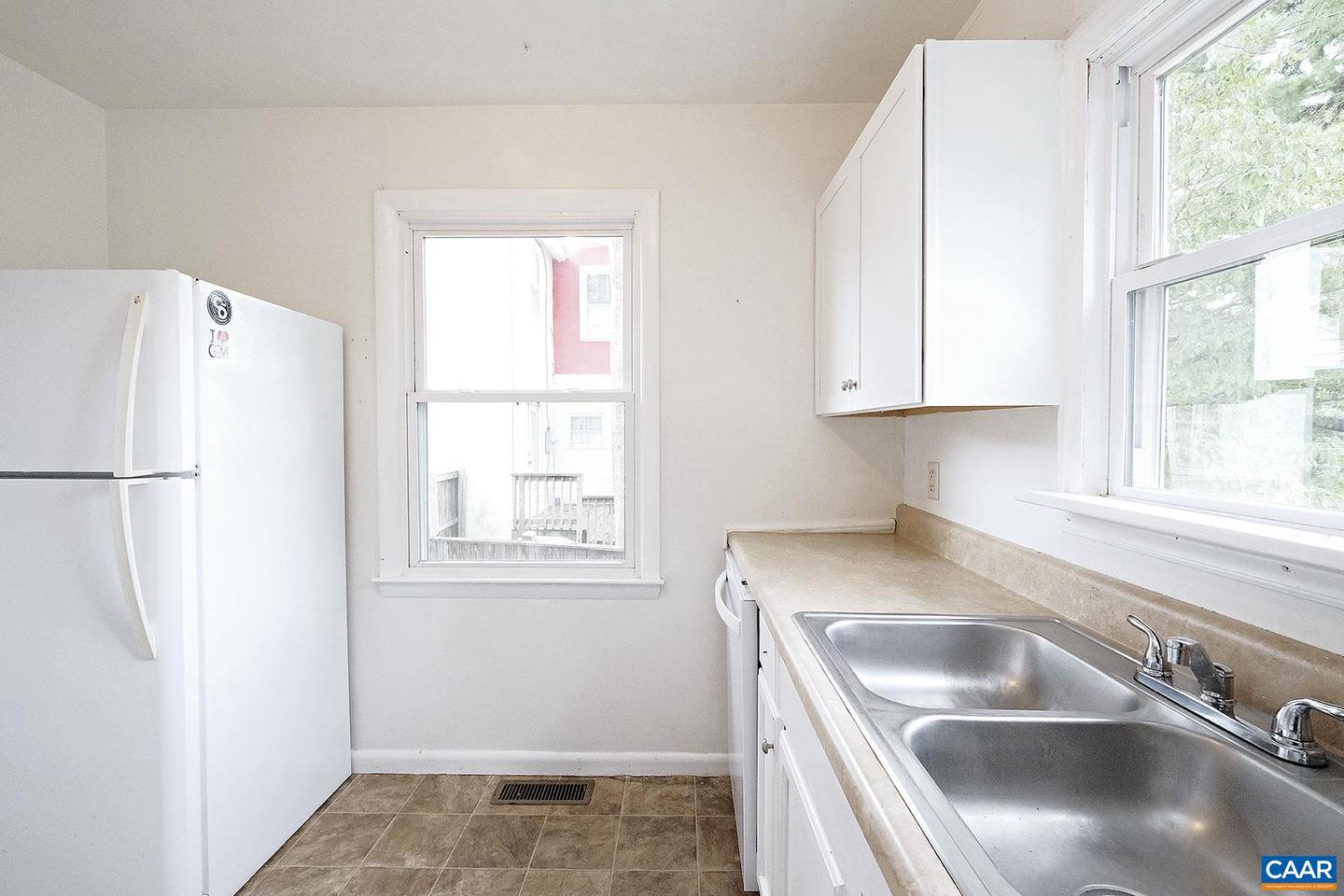 824 BLENHEIM AVE, CHARLOTTESVILLE, Virginia 22902, 3 Bedrooms Bedrooms, ,1 BathroomBathrooms,Residential,For sale,824 BLENHEIM AVE,668298 MLS # 668298