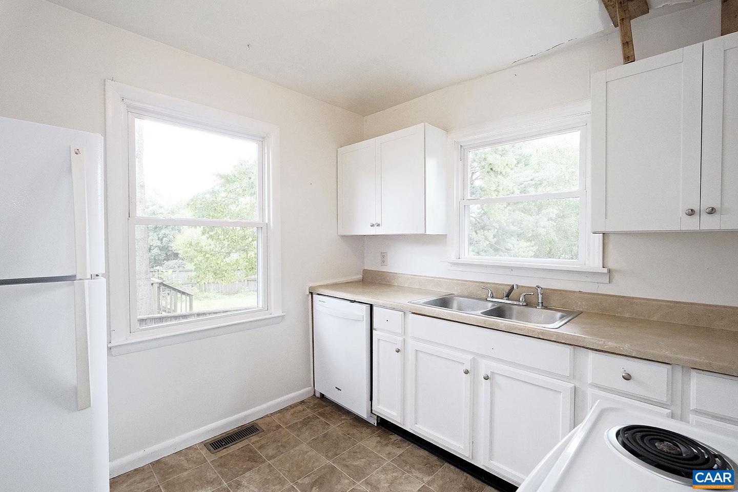 824 BLENHEIM AVE, CHARLOTTESVILLE, Virginia 22902, 3 Bedrooms Bedrooms, ,1 BathroomBathrooms,Residential,For sale,824 BLENHEIM AVE,668298 MLS # 668298