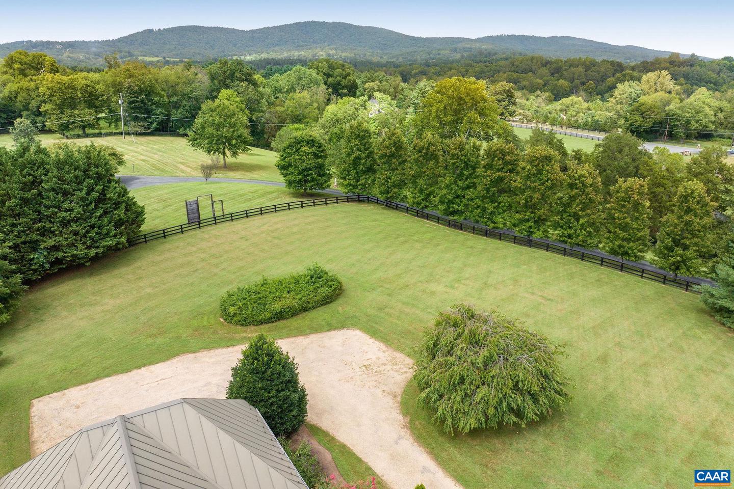 2940 MILTON VILLAGE LN, CHARLOTTESVILLE, Virginia 22902, 4 Bedrooms Bedrooms, ,4 BathroomsBathrooms,Residential,For sale,2940 MILTON VILLAGE LN,668313 MLS # 668313