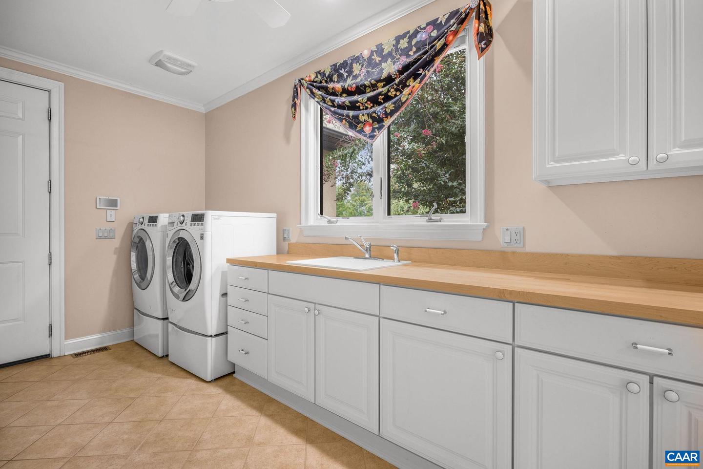 2940 MILTON VILLAGE LN, CHARLOTTESVILLE, Virginia 22902, 4 Bedrooms Bedrooms, ,4 BathroomsBathrooms,Residential,For sale,2940 MILTON VILLAGE LN,668313 MLS # 668313