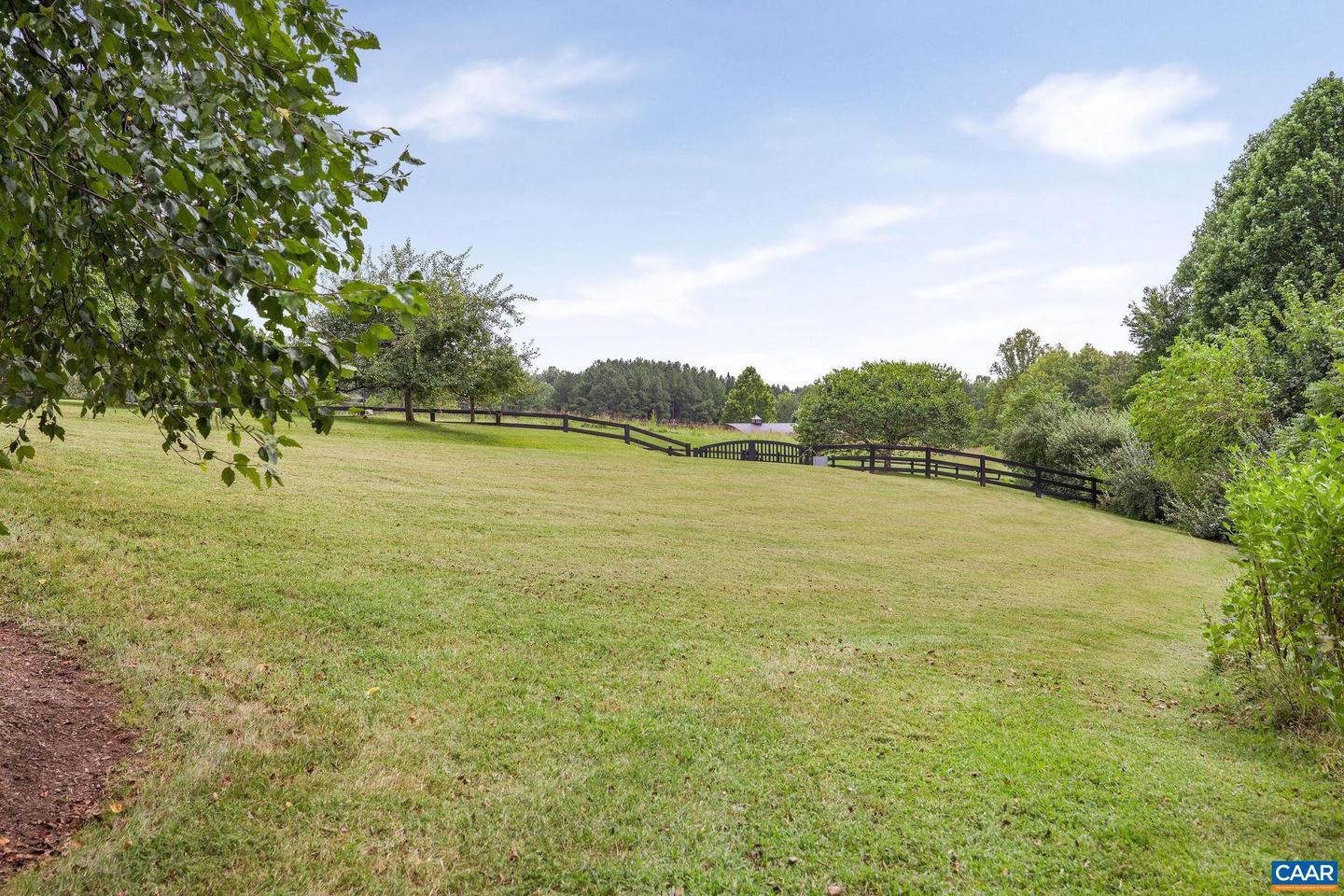 2940 MILTON VILLAGE LN, CHARLOTTESVILLE, Virginia 22902, 4 Bedrooms Bedrooms, ,4 BathroomsBathrooms,Residential,For sale,2940 MILTON VILLAGE LN,668313 MLS # 668313