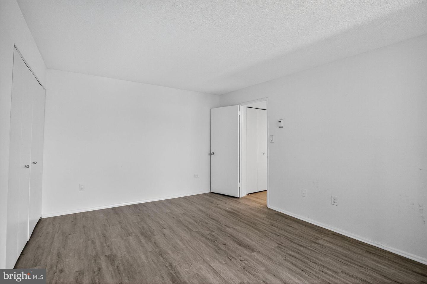 4600 S FOUR MILE RUN DR #421, ARLINGTON, Virginia 22204, 1 Bedroom Bedrooms, 2 Rooms Rooms,1 BathroomBathrooms,Residential,For sale,4600 S FOUR MILE RUN DR #421,VAAR2062850 MLS # VAAR2062850 4600 S FOUR MILE RUN DR #421, ARLINGTON, Virginia 22204, 1 Bedroom Bedrooms, 2 Rooms Rooms,1 BathroomBathrooms,Residential,For sale,4600 S FOUR MILE RUN DR #421,VAAR2062850 MLS # VAAR2062850