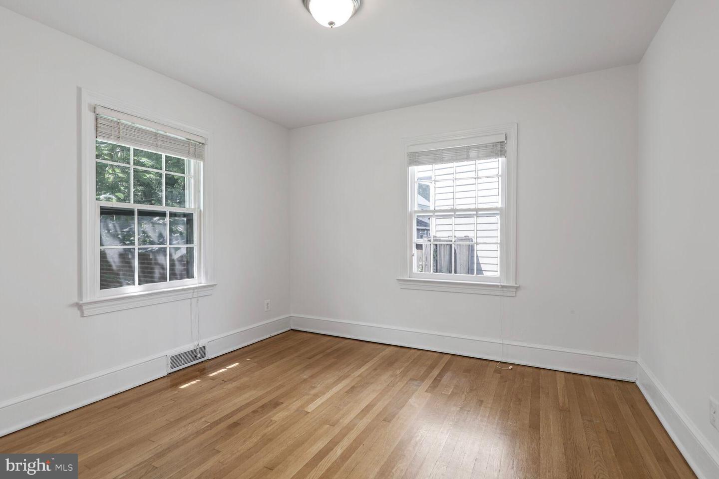 834 N ABINGDON ST, ARLINGTON, Virginia 22203, 4 Bedrooms Bedrooms, ,2 BathroomsBathrooms,Residential,For sale,834 N ABINGDON ST,VAAR2057106 MLS # VAAR2057106