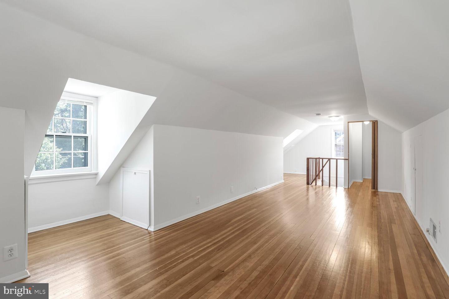 834 N ABINGDON ST, ARLINGTON, Virginia 22203, 4 Bedrooms Bedrooms, ,2 BathroomsBathrooms,Residential,For sale,834 N ABINGDON ST,VAAR2057106 MLS # VAAR2057106