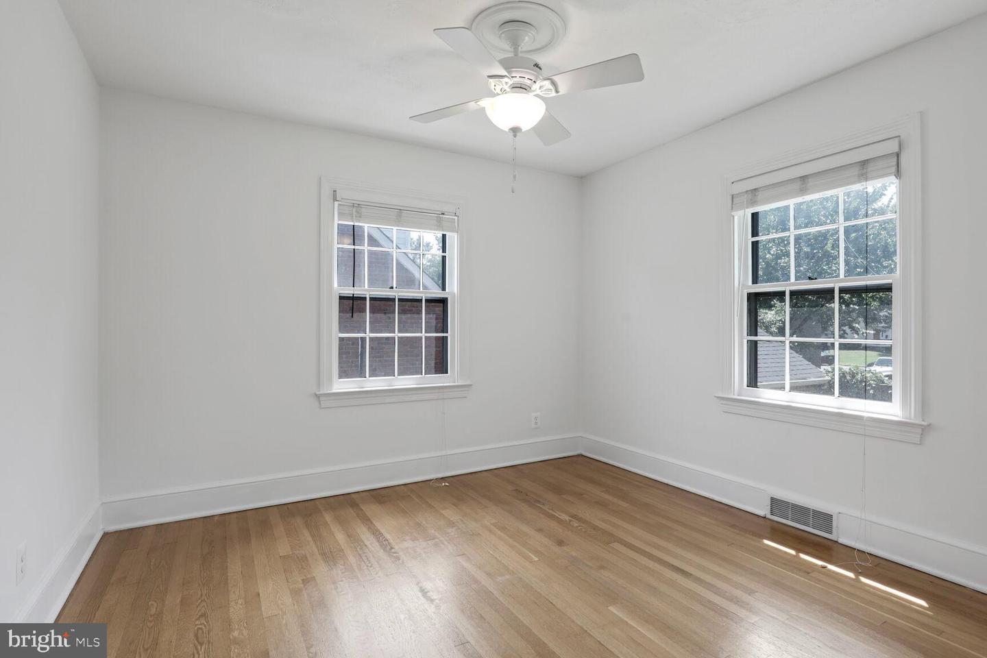 834 N ABINGDON ST, ARLINGTON, Virginia 22203, 4 Bedrooms Bedrooms, ,2 BathroomsBathrooms,Residential,For sale,834 N ABINGDON ST,VAAR2057106 MLS # VAAR2057106