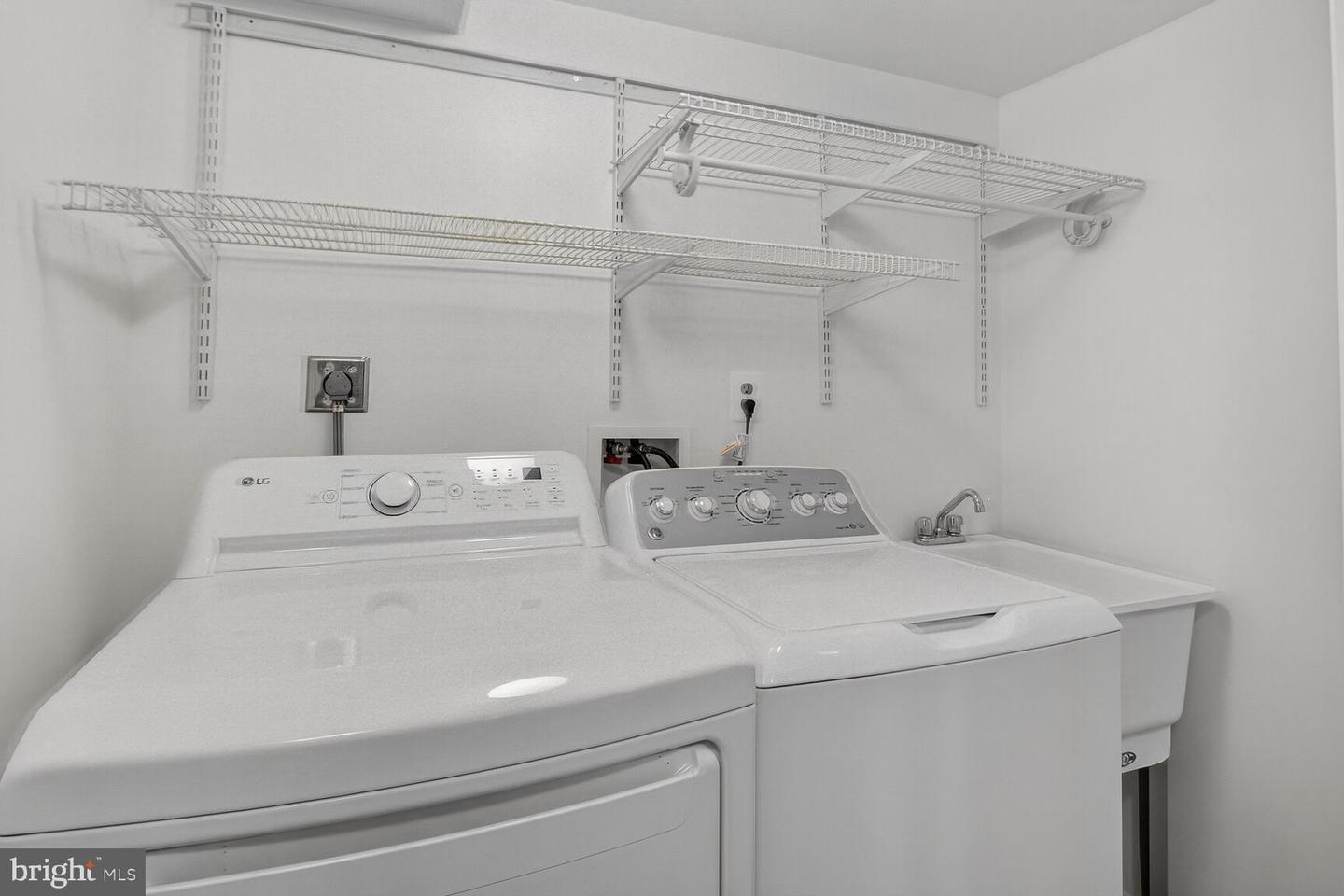834 N ABINGDON ST, ARLINGTON, Virginia 22203, 4 Bedrooms Bedrooms, ,2 BathroomsBathrooms,Residential,For sale,834 N ABINGDON ST,VAAR2057106 MLS # VAAR2057106