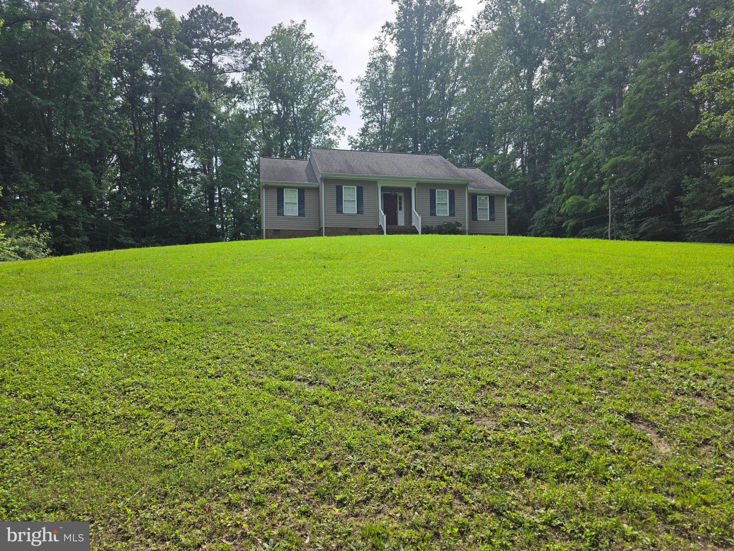 416 BERRY HILL RD, TAPPAHANNOCK, Virginia 22560, 3 Bedrooms Bedrooms, 6 Rooms Rooms,2 BathroomsBathrooms,Residential,For sale,416 BERRY HILL RD,VAES2000916 MLS # VAES2000916
