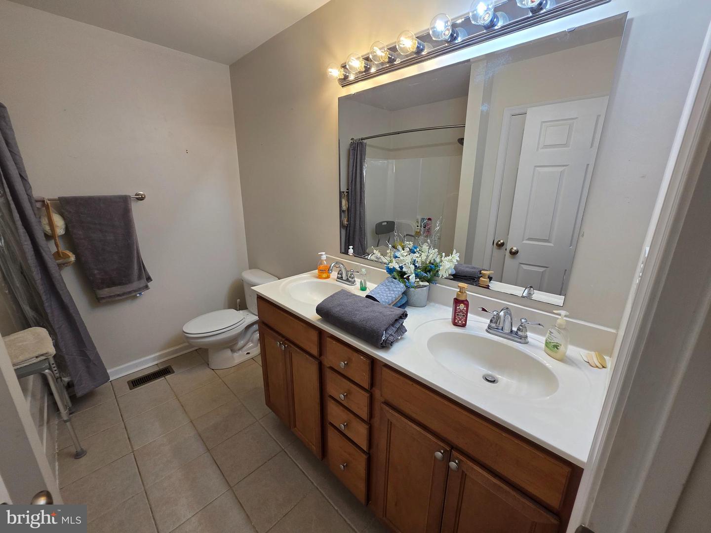 416 BERRY HILL RD, TAPPAHANNOCK, Virginia 22560, 3 Bedrooms Bedrooms, 6 Rooms Rooms,2 BathroomsBathrooms,Residential,For sale,416 BERRY HILL RD,VAES2000916 MLS # VAES2000916
