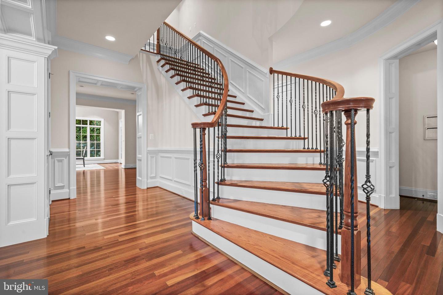 6817 STOCKWELL MANOR DR, FALLS CHURCH, Virginia 22043, 5 Bedrooms Bedrooms, ,4 BathroomsBathrooms,Residential,For sale,6817 STOCKWELL MANOR DR,VAFX2259806 MLS # VAFX2259806