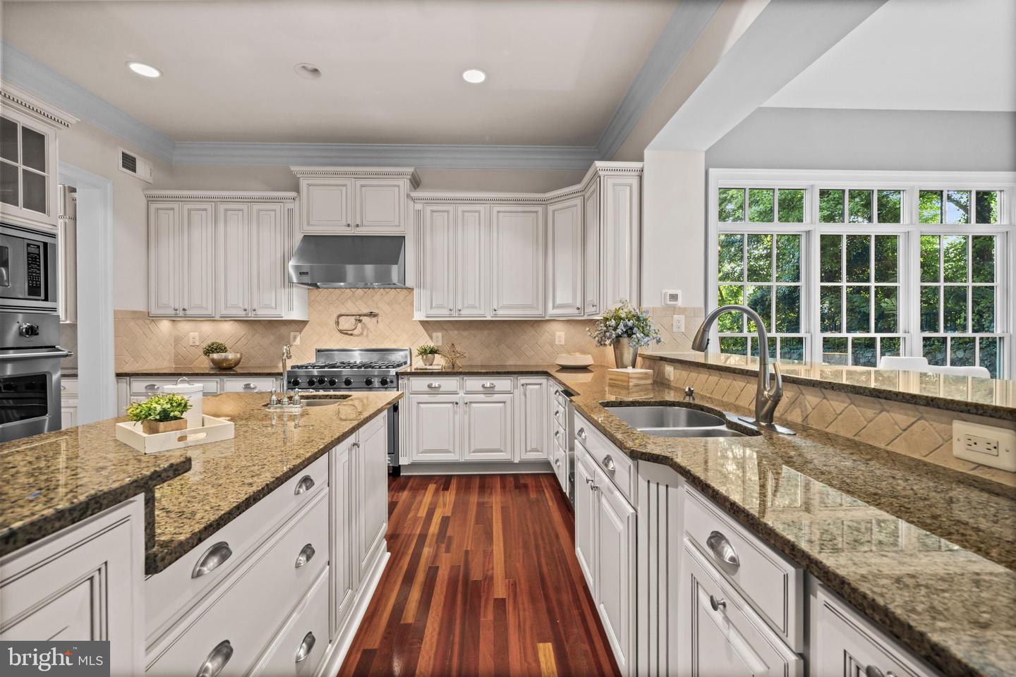 6817 STOCKWELL MANOR DR, FALLS CHURCH, Virginia 22043, 5 Bedrooms Bedrooms, ,4 BathroomsBathrooms,Residential,For sale,6817 STOCKWELL MANOR DR,VAFX2259806 MLS # VAFX2259806