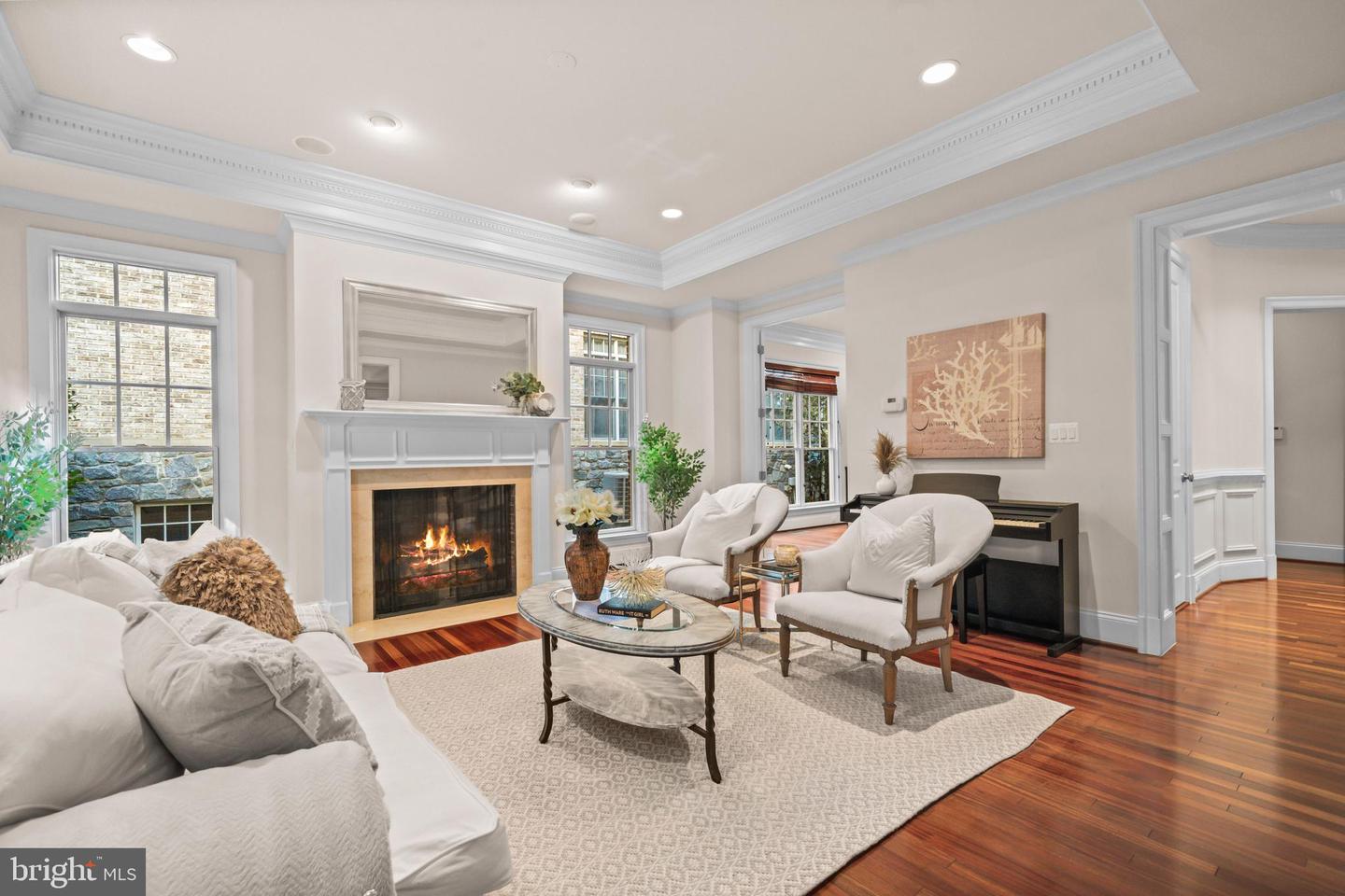 6817 STOCKWELL MANOR DR, FALLS CHURCH, Virginia 22043, 5 Bedrooms Bedrooms, ,4 BathroomsBathrooms,Residential,For sale,6817 STOCKWELL MANOR DR,VAFX2259806 MLS # VAFX2259806
