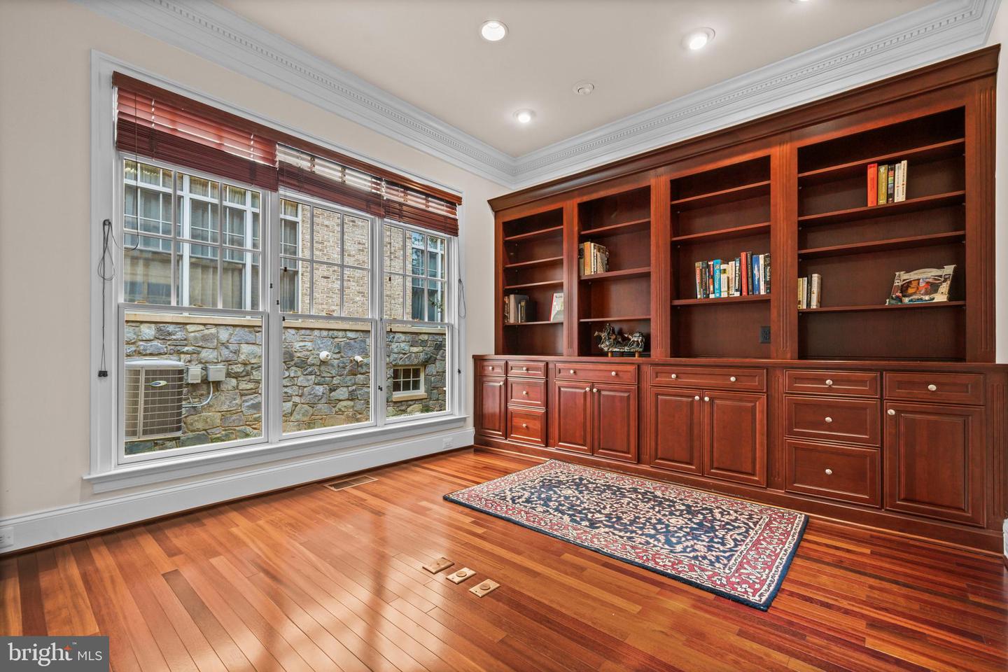 6817 STOCKWELL MANOR DR, FALLS CHURCH, Virginia 22043, 5 Bedrooms Bedrooms, ,4 BathroomsBathrooms,Residential,For sale,6817 STOCKWELL MANOR DR,VAFX2259806 MLS # VAFX2259806