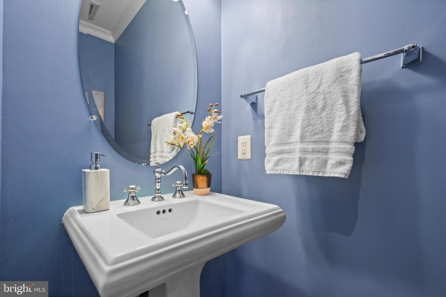 6817 STOCKWELL MANOR DR, FALLS CHURCH, Virginia 22043, 5 Bedrooms Bedrooms, ,4 BathroomsBathrooms,Residential,For sale,6817 STOCKWELL MANOR DR,VAFX2259806 MLS # VAFX2259806