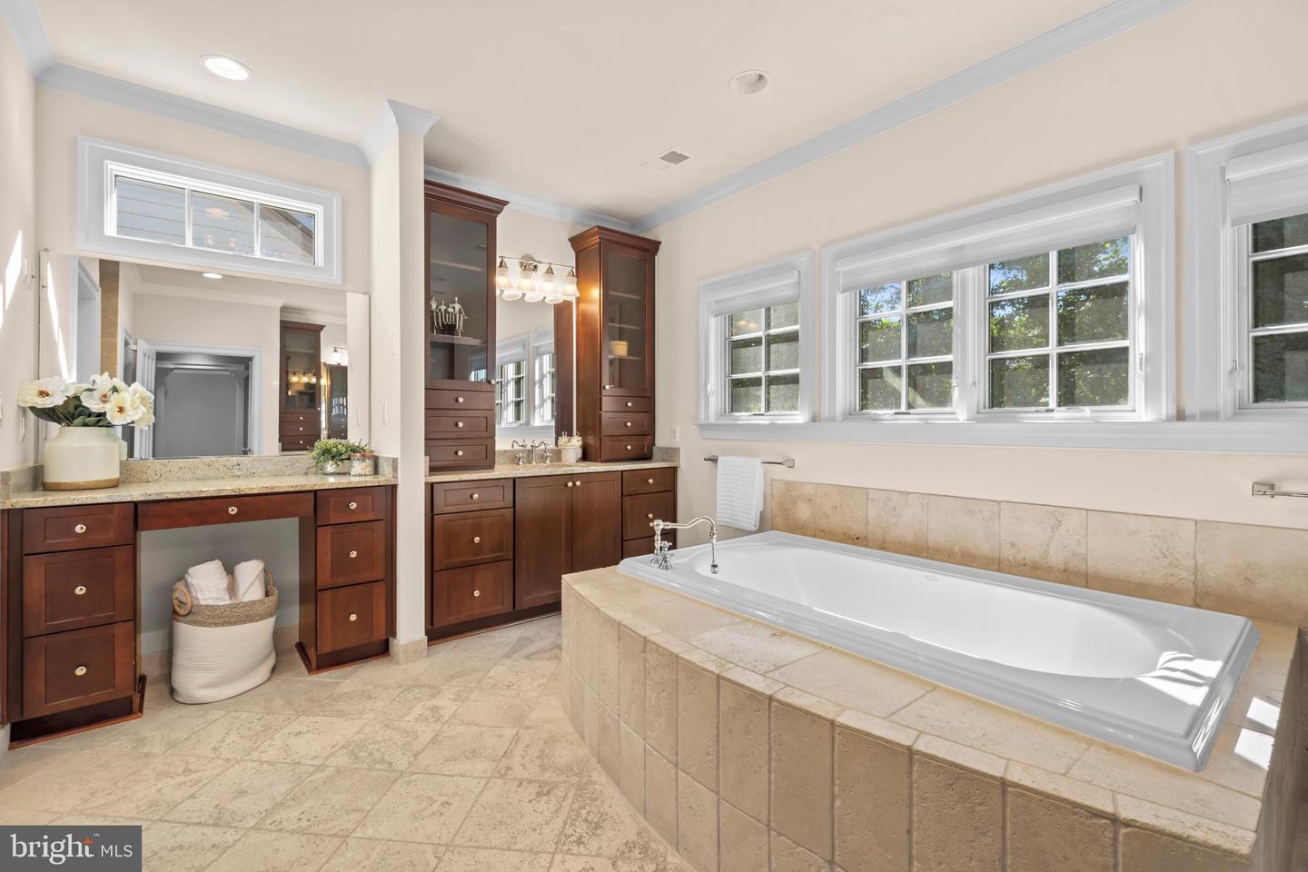 6817 STOCKWELL MANOR DR, FALLS CHURCH, Virginia 22043, 5 Bedrooms Bedrooms, ,4 BathroomsBathrooms,Residential,For sale,6817 STOCKWELL MANOR DR,VAFX2259806 MLS # VAFX2259806