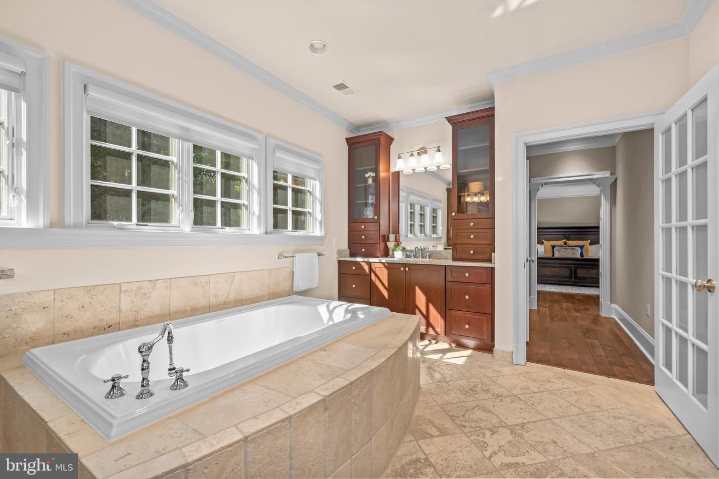 6817 STOCKWELL MANOR DR, FALLS CHURCH, Virginia 22043, 5 Bedrooms Bedrooms, ,4 BathroomsBathrooms,Residential,For sale,6817 STOCKWELL MANOR DR,VAFX2259806 MLS # VAFX2259806