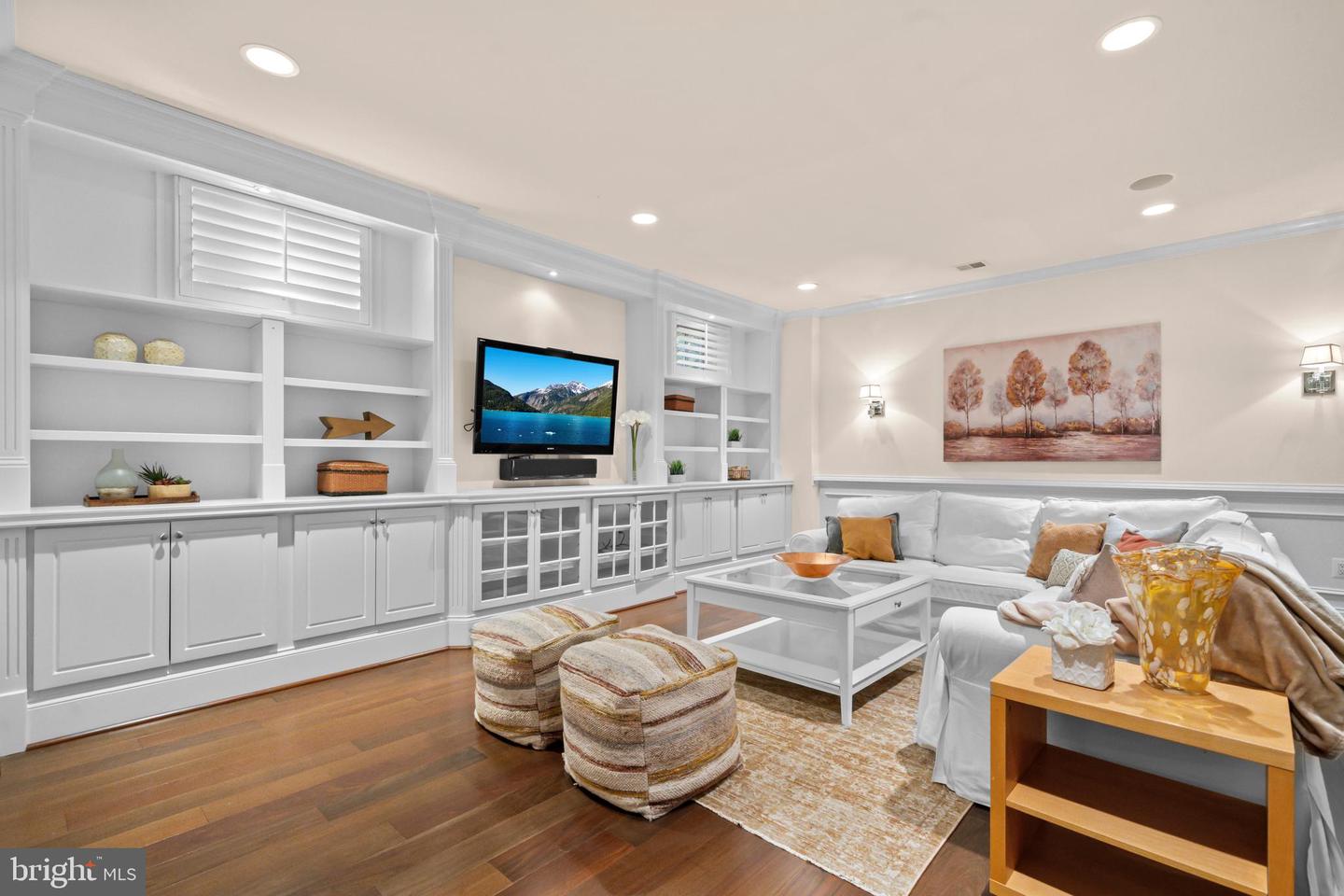 6817 STOCKWELL MANOR DR, FALLS CHURCH, Virginia 22043, 5 Bedrooms Bedrooms, ,4 BathroomsBathrooms,Residential,For sale,6817 STOCKWELL MANOR DR,VAFX2259806 MLS # VAFX2259806