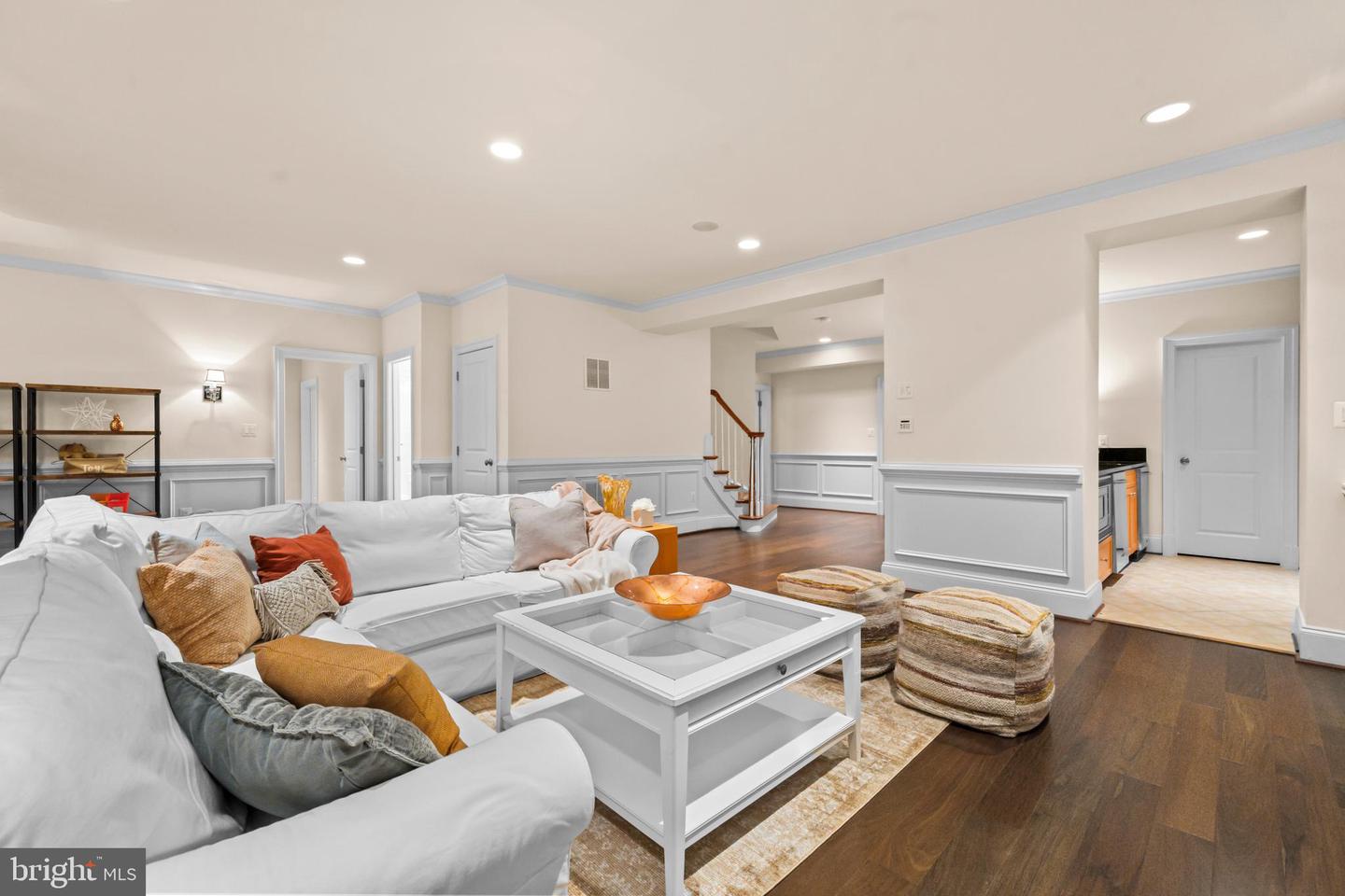 6817 STOCKWELL MANOR DR, FALLS CHURCH, Virginia 22043, 5 Bedrooms Bedrooms, ,4 BathroomsBathrooms,Residential,For sale,6817 STOCKWELL MANOR DR,VAFX2259806 MLS # VAFX2259806
