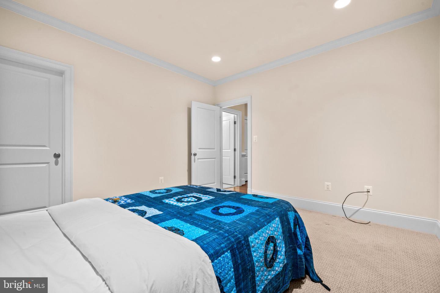 6817 STOCKWELL MANOR DR, FALLS CHURCH, Virginia 22043, 5 Bedrooms Bedrooms, ,4 BathroomsBathrooms,Residential,For sale,6817 STOCKWELL MANOR DR,VAFX2259806 MLS # VAFX2259806